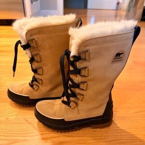 Sorel Joan of Arctic Boots Size 7 Excellent condition
